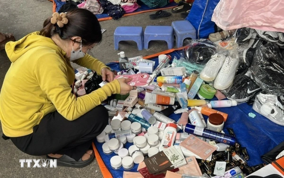 Tăng cường công tác chống buôn lậu và hàng giả trước Tết Bính Ngọ 2026