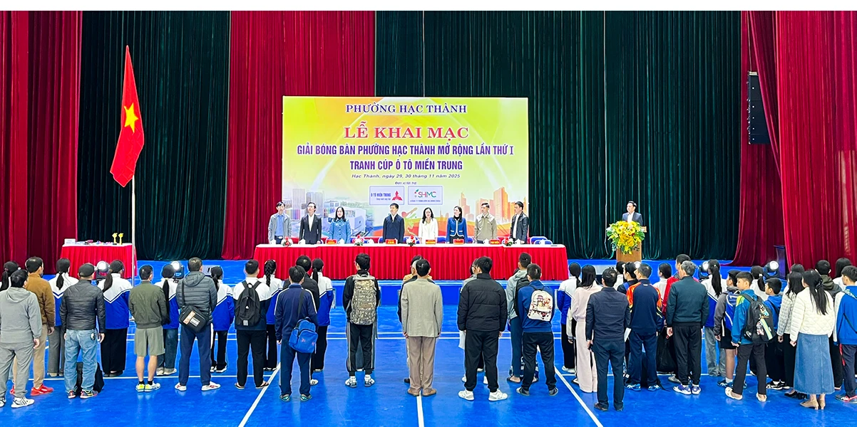 Hơn 200 tay vợt tranh tài tại giải bóng bàn phường Hạc Thành mở rộng