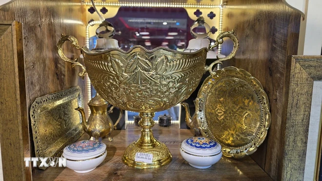 Độc đáo nghề chạm khắc kim loại Arab được vinh danh là Di sản Văn hóa thế giới