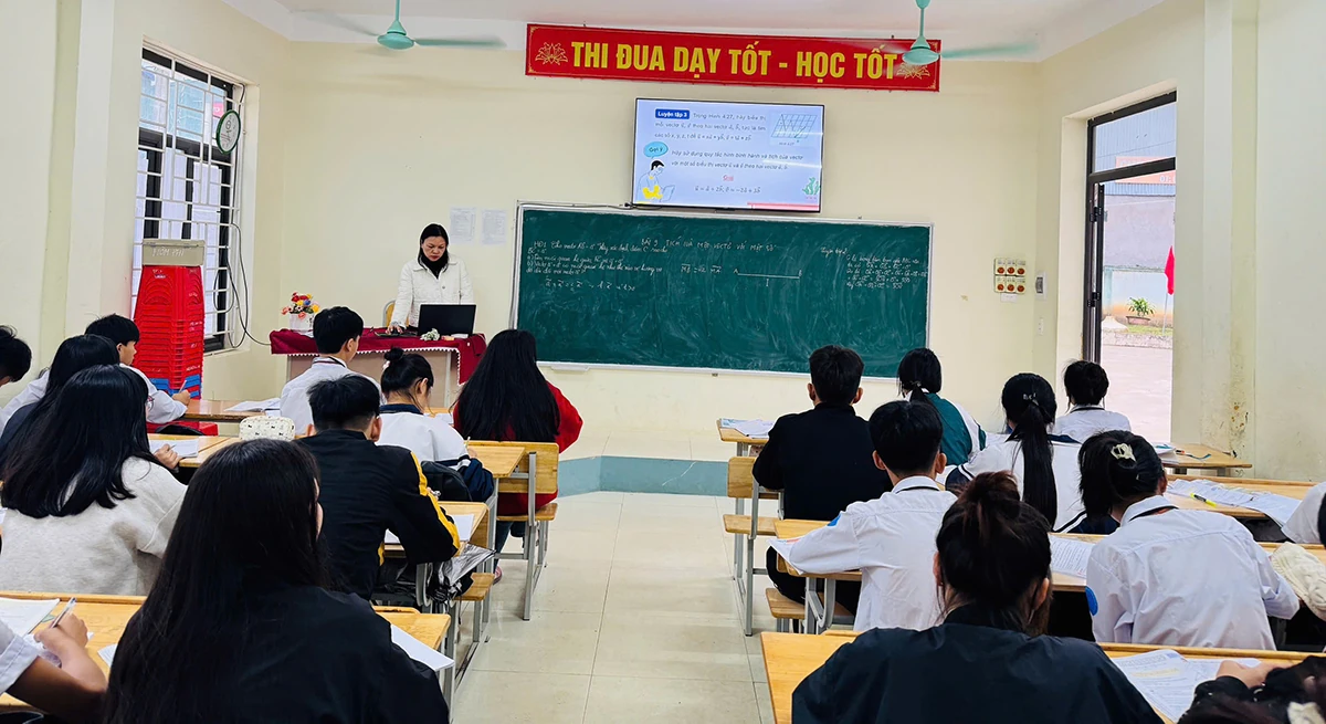 Thầy cô thời 4.0 - Ánh sáng tri thức rực rỡ giữa núi rừng Mường Lát