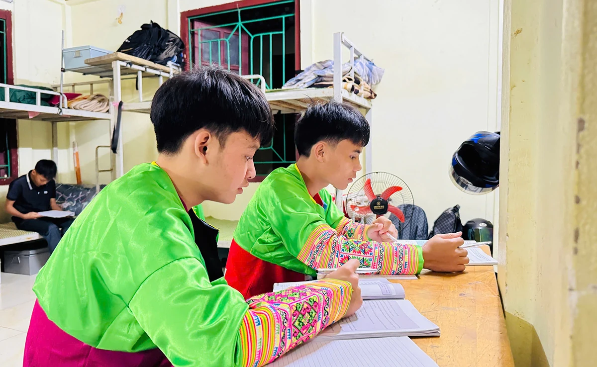 Thầy cô thời 4.0 - Ánh sáng tri thức rực rỡ giữa núi rừng Mường Lát