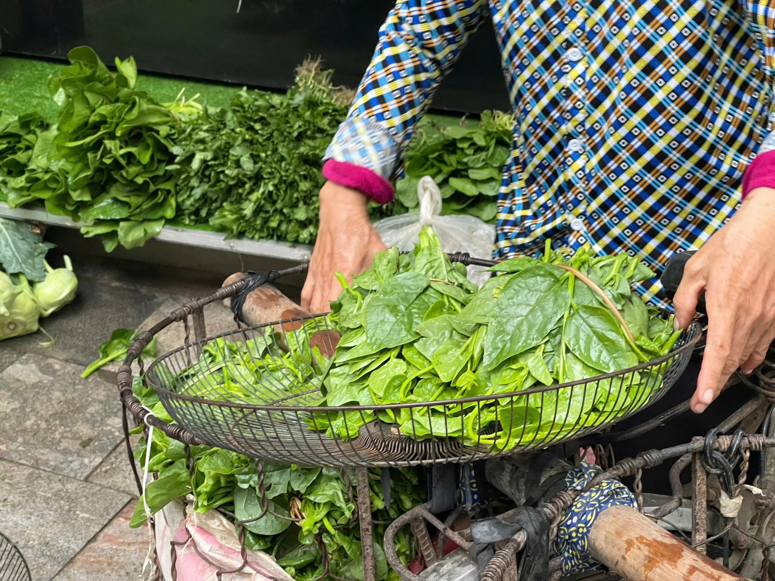 Chợ quê trong lòng phố