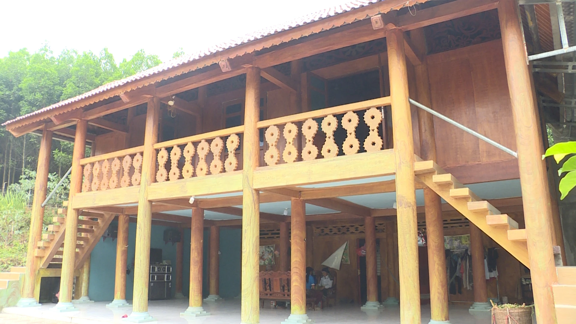 Chị Tuyết “sáu ngón”