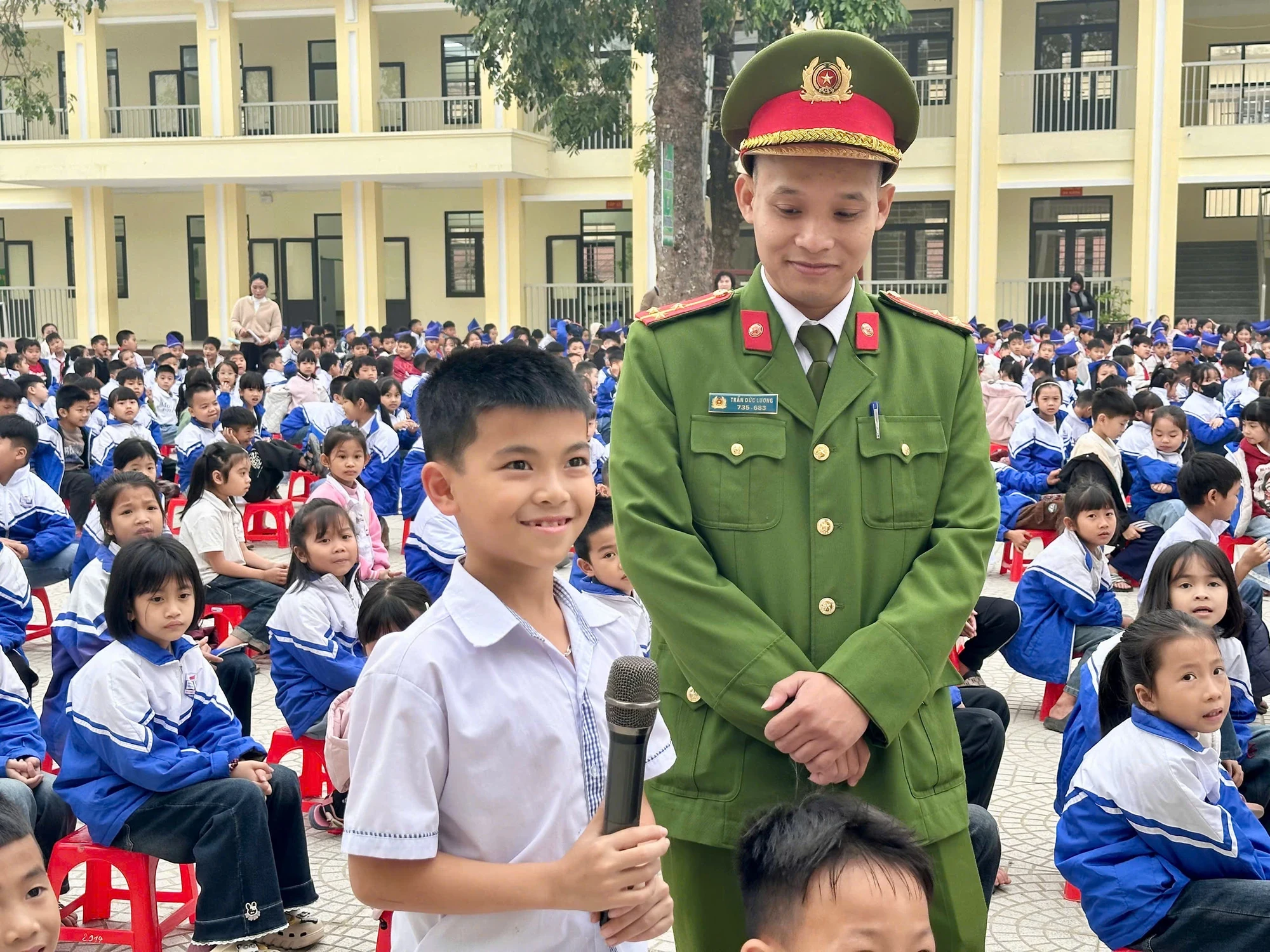 Sôi nổi diễn đàn “Xây dựng tình bạn đẹp - Nói không với bạo lực học đường” tại Trường tiểu học Nông Trường