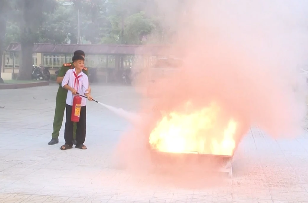 Trang bị kỹ năng sống an toàn cho học sinh