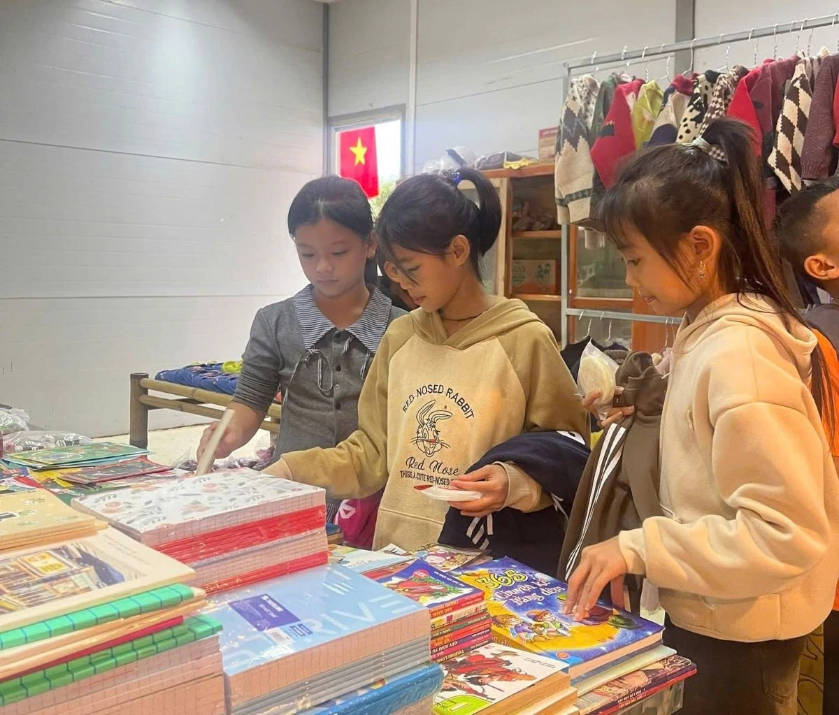 Gian hàng 0 đồng - Lan tỏa yêu thương