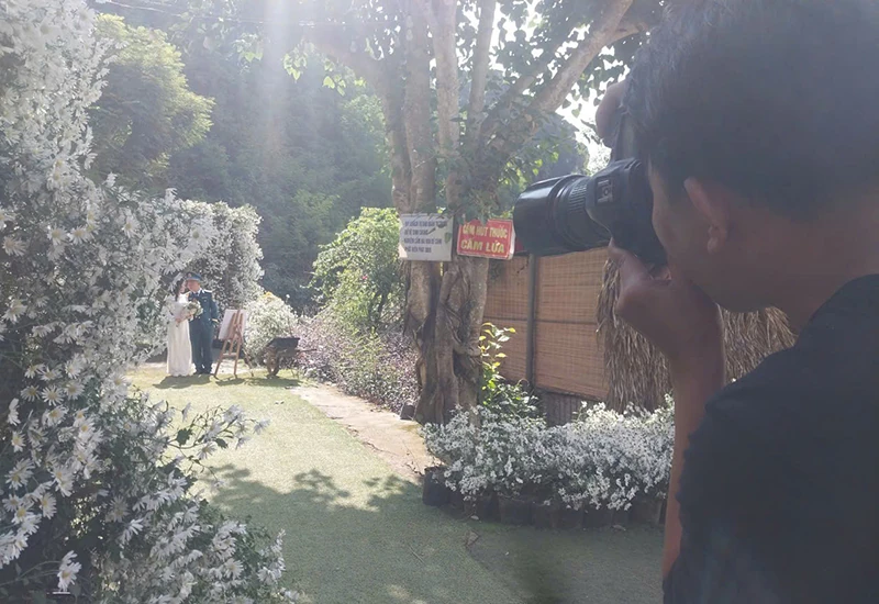 Ở vườn hoa 4 mùa...