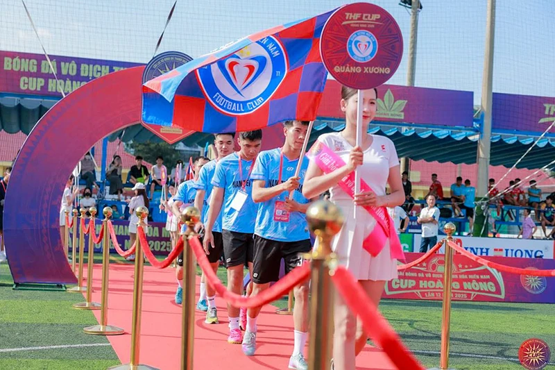 Bóng đá đồng hương - nhịp cầu nối những trái tim xa quê