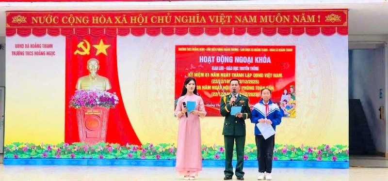 Nhiều trường học tổ chức hoạt động kỷ niệm Ngày thành lập Quân đội Nhân dân Việt Nam