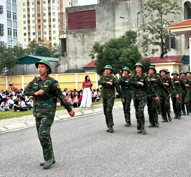 Nhiều trường học tổ chức hoạt động kỷ niệm Ngày thành lập Quân đội Nhân dân Việt Nam