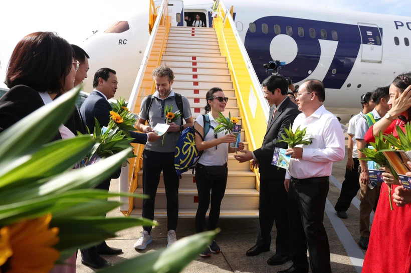 Vị khách thứ 20 triệu đến Việt Nam: Điểm khởi đầu cho hành trình mới mạnh mẽ