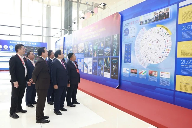 Triển lãm giới thiệu thành tựu kinh tế - xã hội sau 40 năm đổi mới diễn ra từ ngày 26-27/12/2025