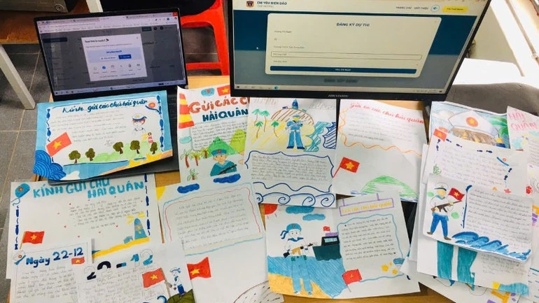 “1.000 cánh thư vượt sóng - nhịp cầu số nối hậu phương với biển đảo