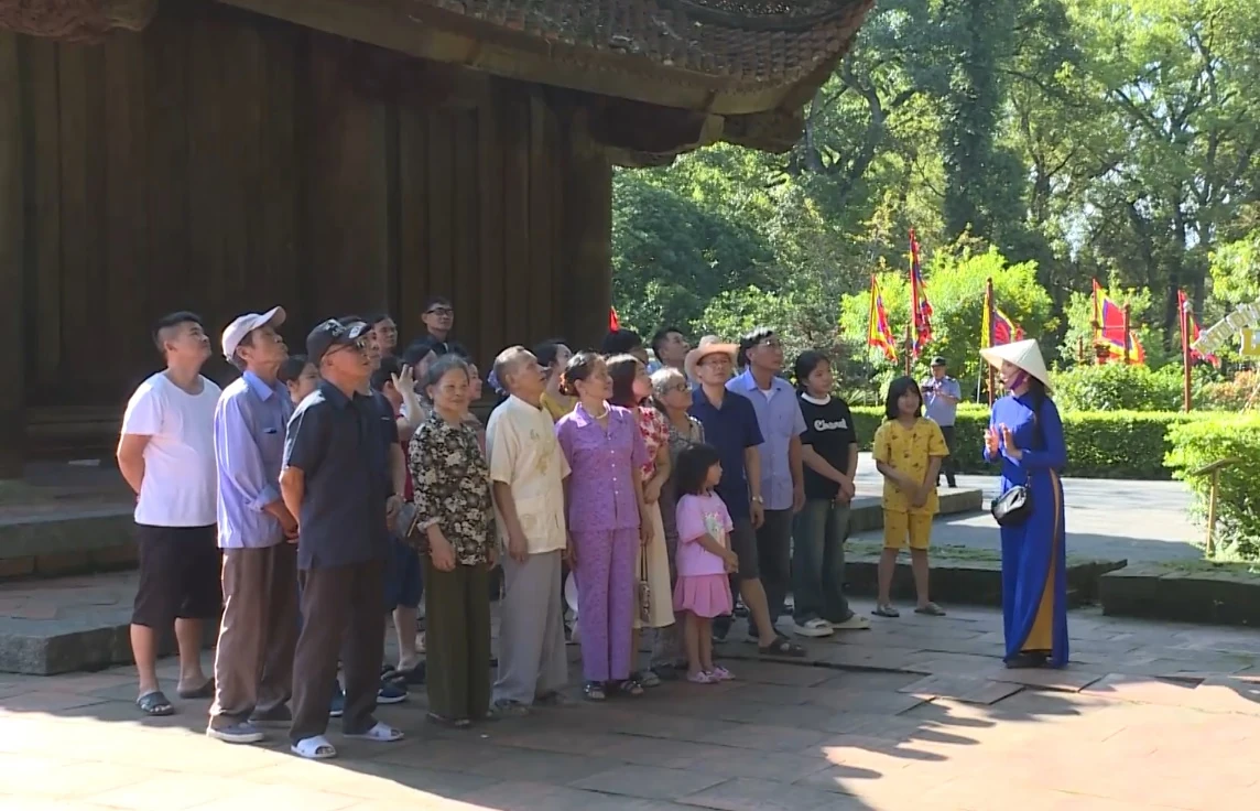 Nghề hướng dẫn viên du lịch trong thời đại 4.0: Thách thức và cơ hội song hành