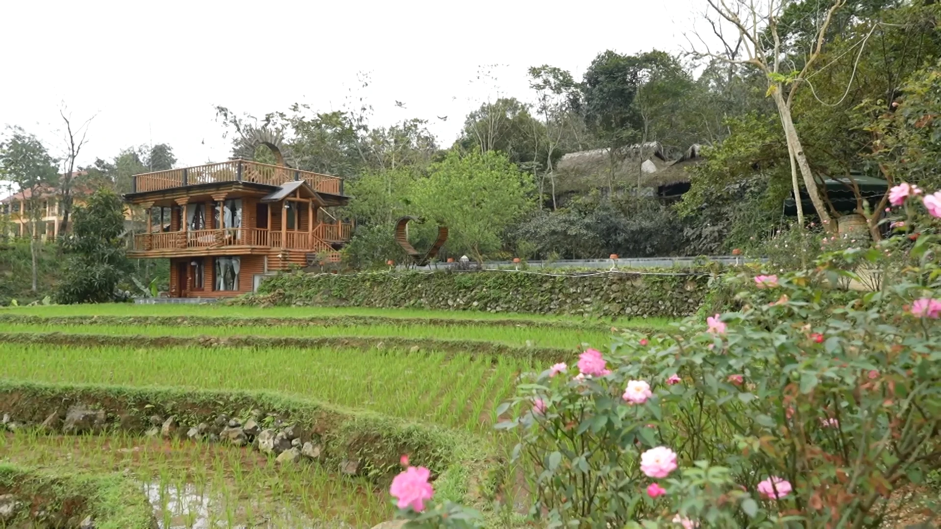 Văn hóa bản địa – “chìa khóa” cho du lịch miền núi