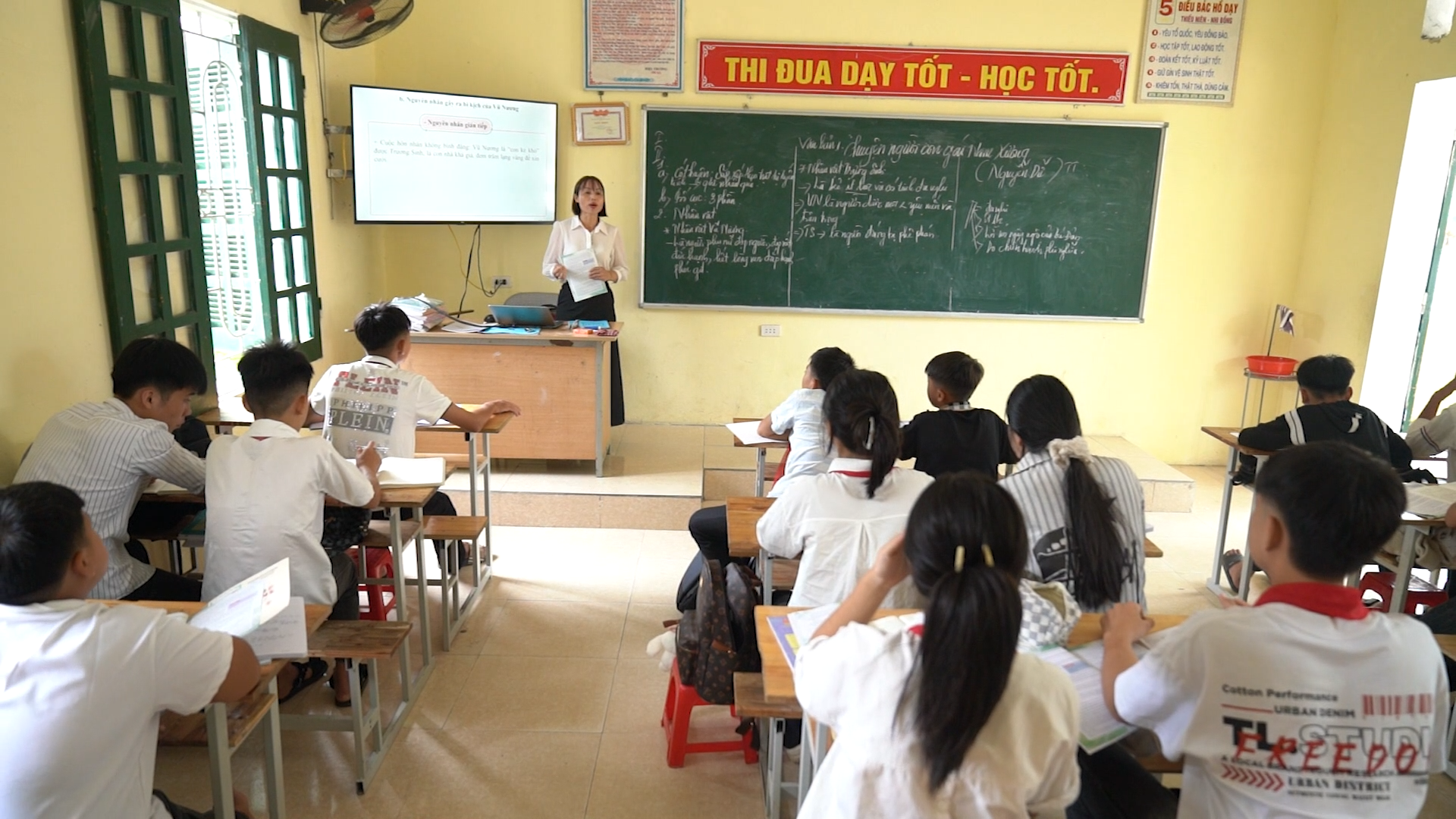 Để giáo viên vùng cao yên tâm bám trường