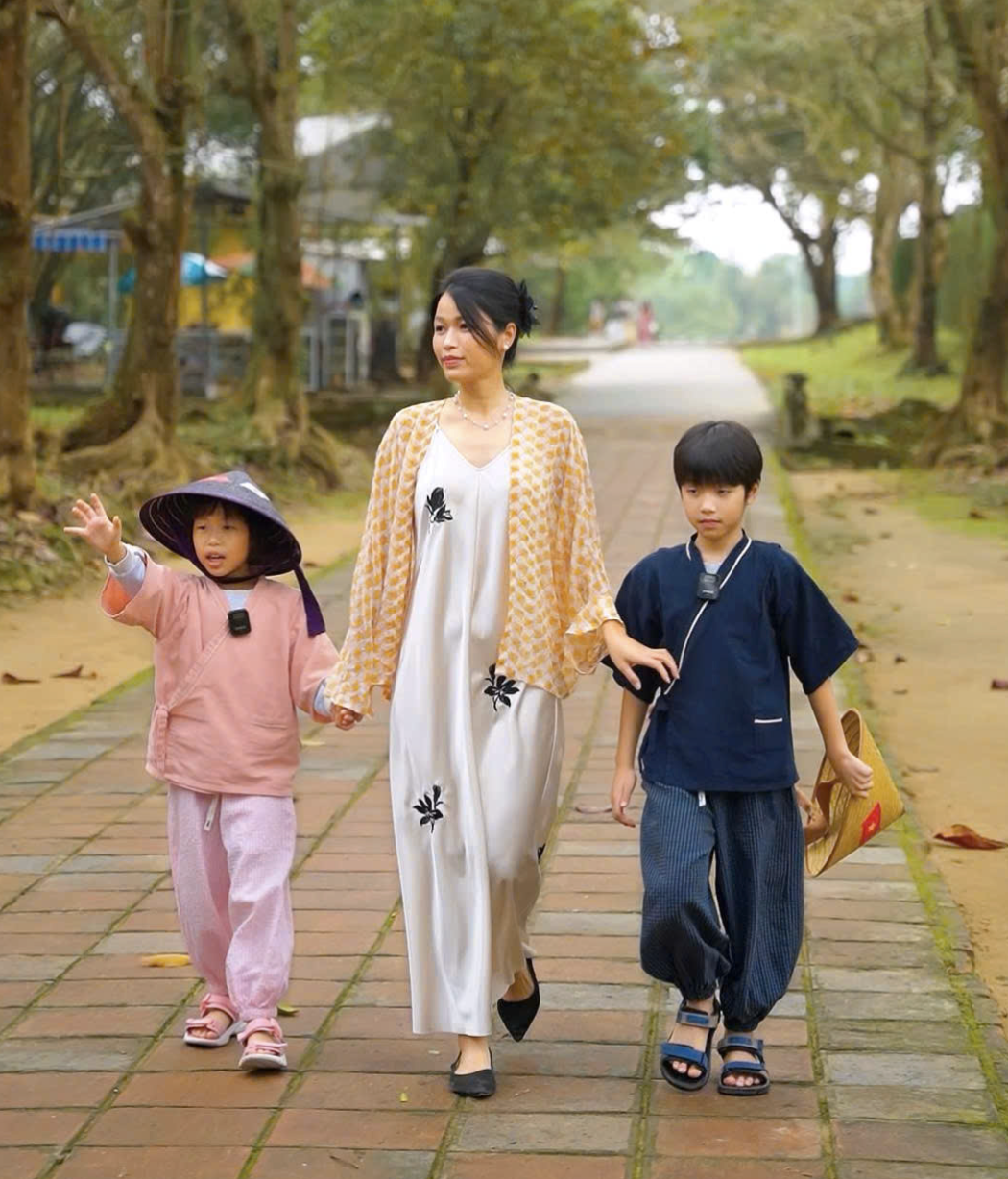 Sử Việt qua đôi mắt trẻ thơ