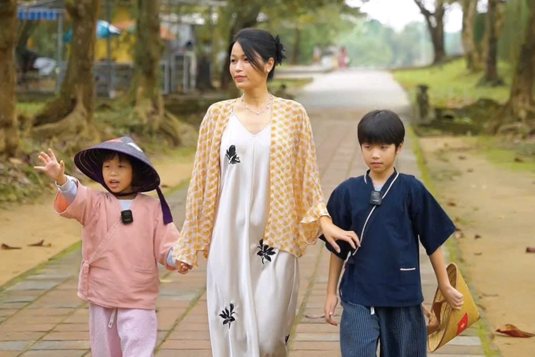 Sử Việt qua đôi mắt trẻ thơ