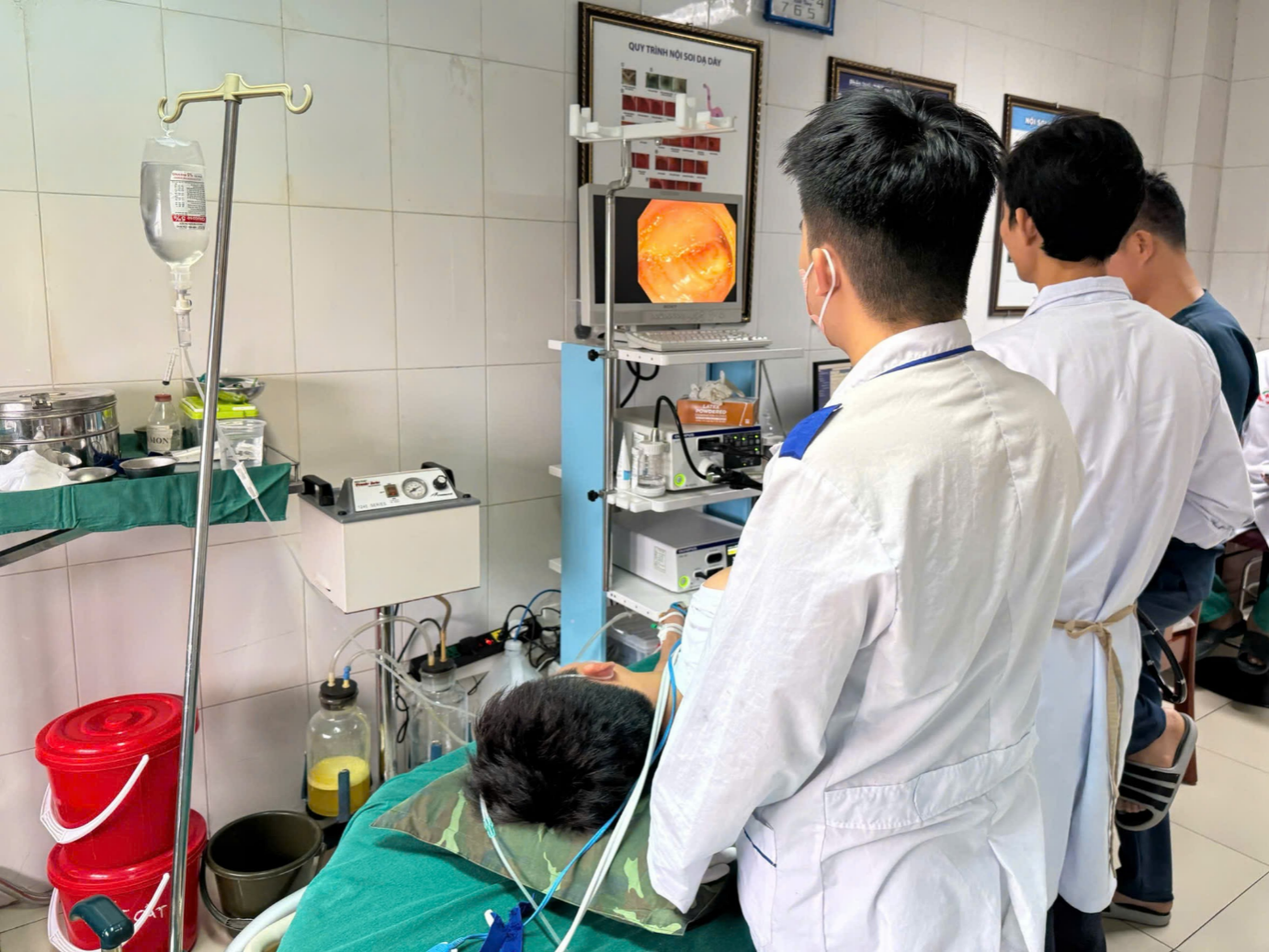 Bác sĩ khuyến cáo các biện pháp phòng đột quỵ, nhồi máu cơ tim trong mùa lạnh