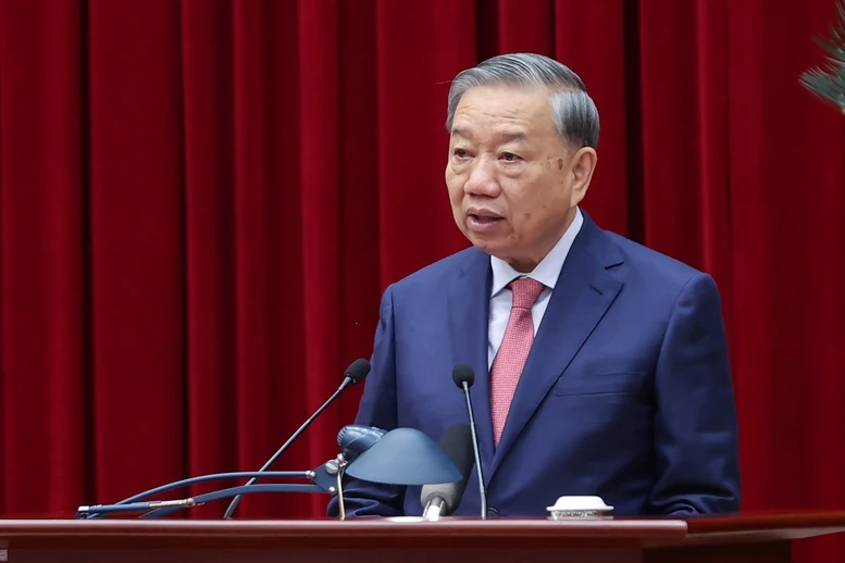 Khai mạc Hội nghị Trung ương 15