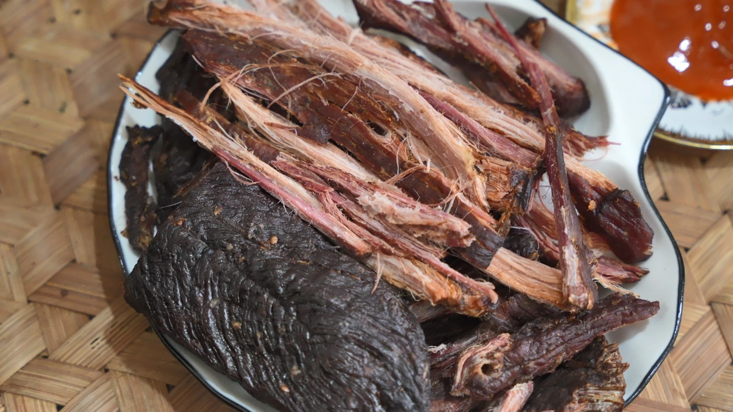 Thịt trâu gác bếp - Nét văn hóa ẩm thực của người Thái