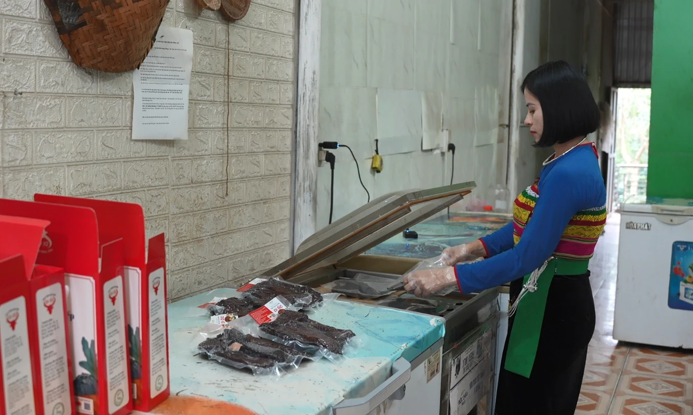 Thịt trâu gác bếp - Nét văn hóa ẩm thực của người Thái