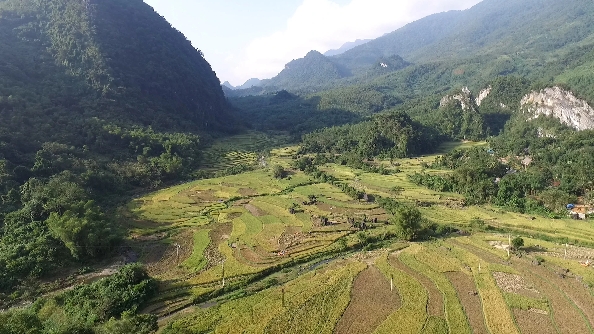 Trở lại vùng đất Khó - Nghèo