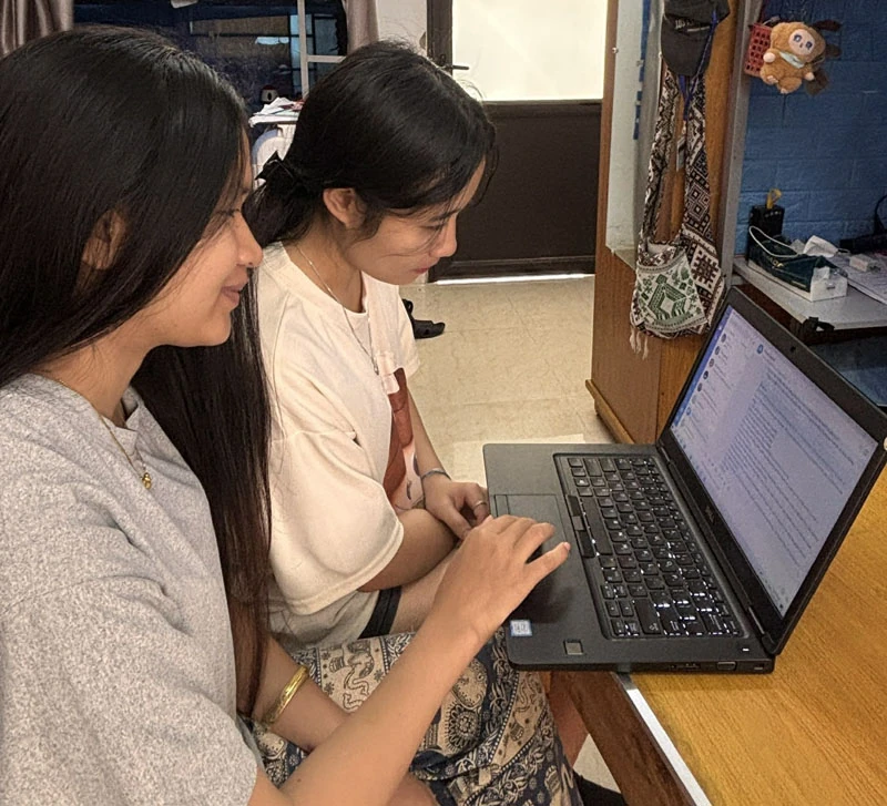 Giới trẻ sống “trực tuyến”