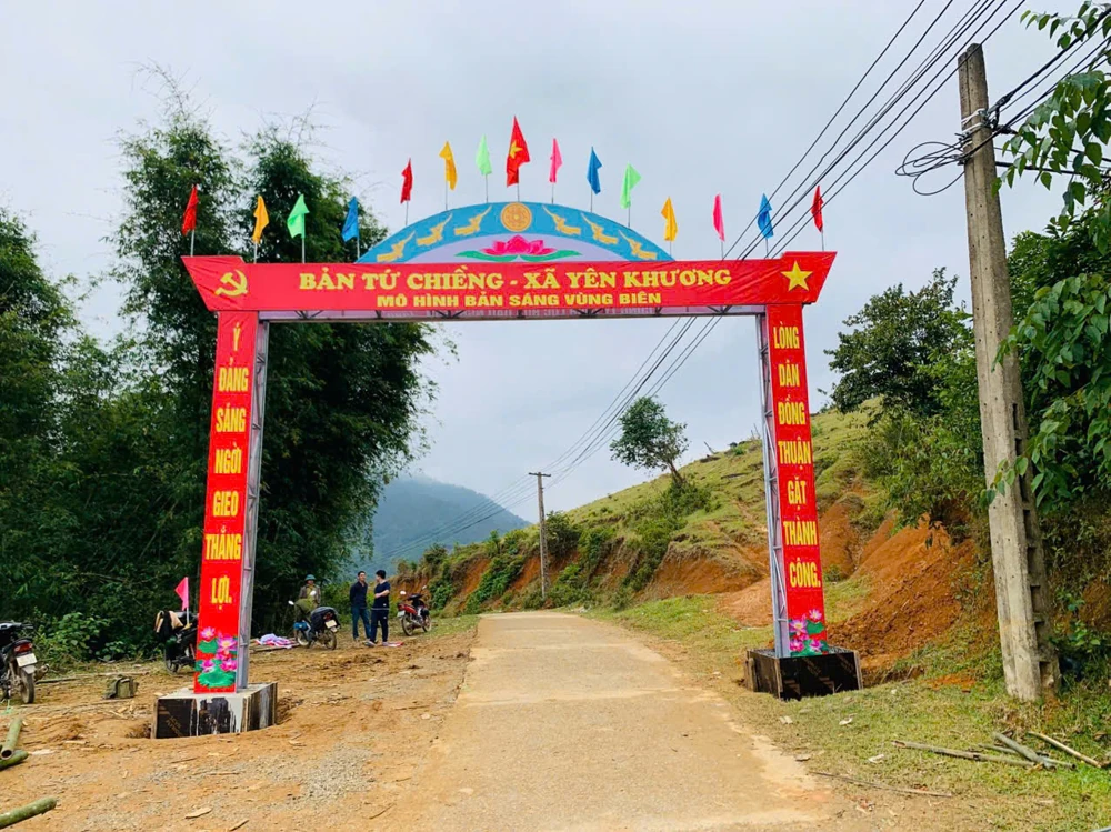 Bản sáng vùng biên Tứ Chiềng