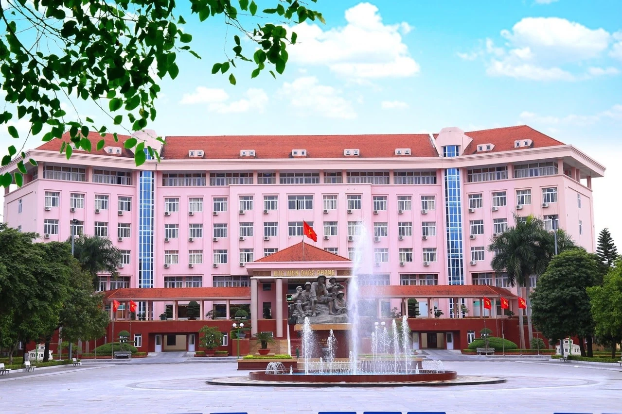 Ngày này năm xưa 3/1: Ngày sinh đại thi hào Nguyễn Du; Ngày thành lập Học viện Quốc phòng