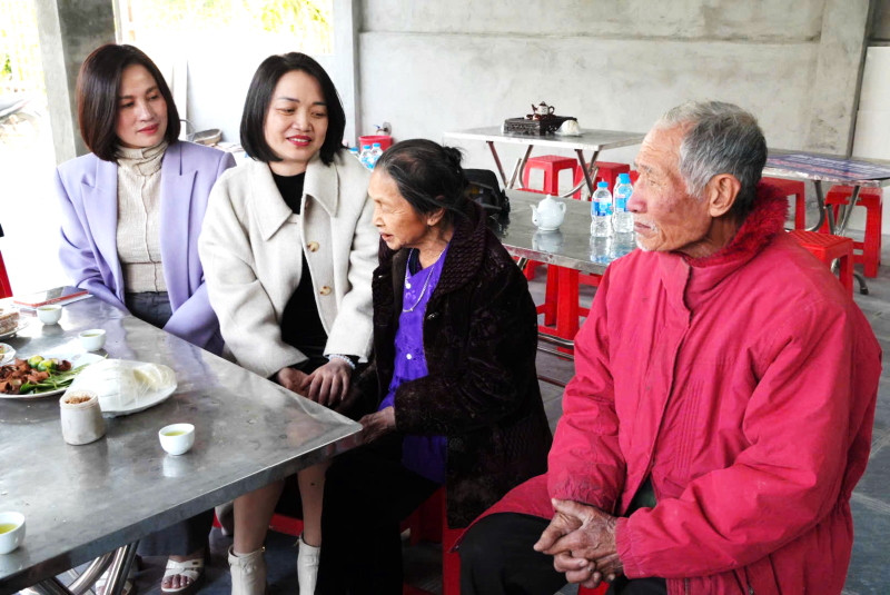 Xã Hoằng Tiến trao kinh phí hỗ trợ xây nhà cho hộ có hoàn cảnh khó khăn