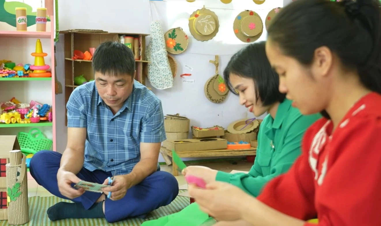 Nơi trẻ gọi thầy là mẹ