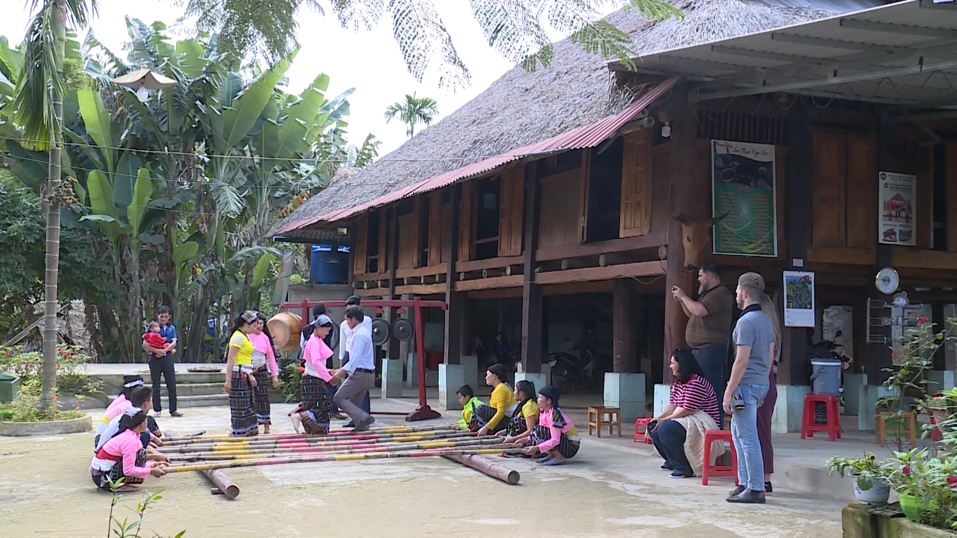 Rộn ràng điệu sạp ngày xuân