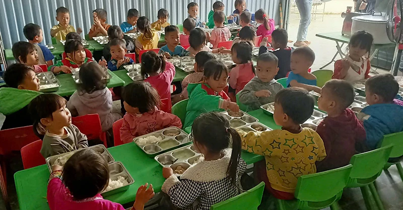 Ngày đông đến trường của học sinh vùng cao