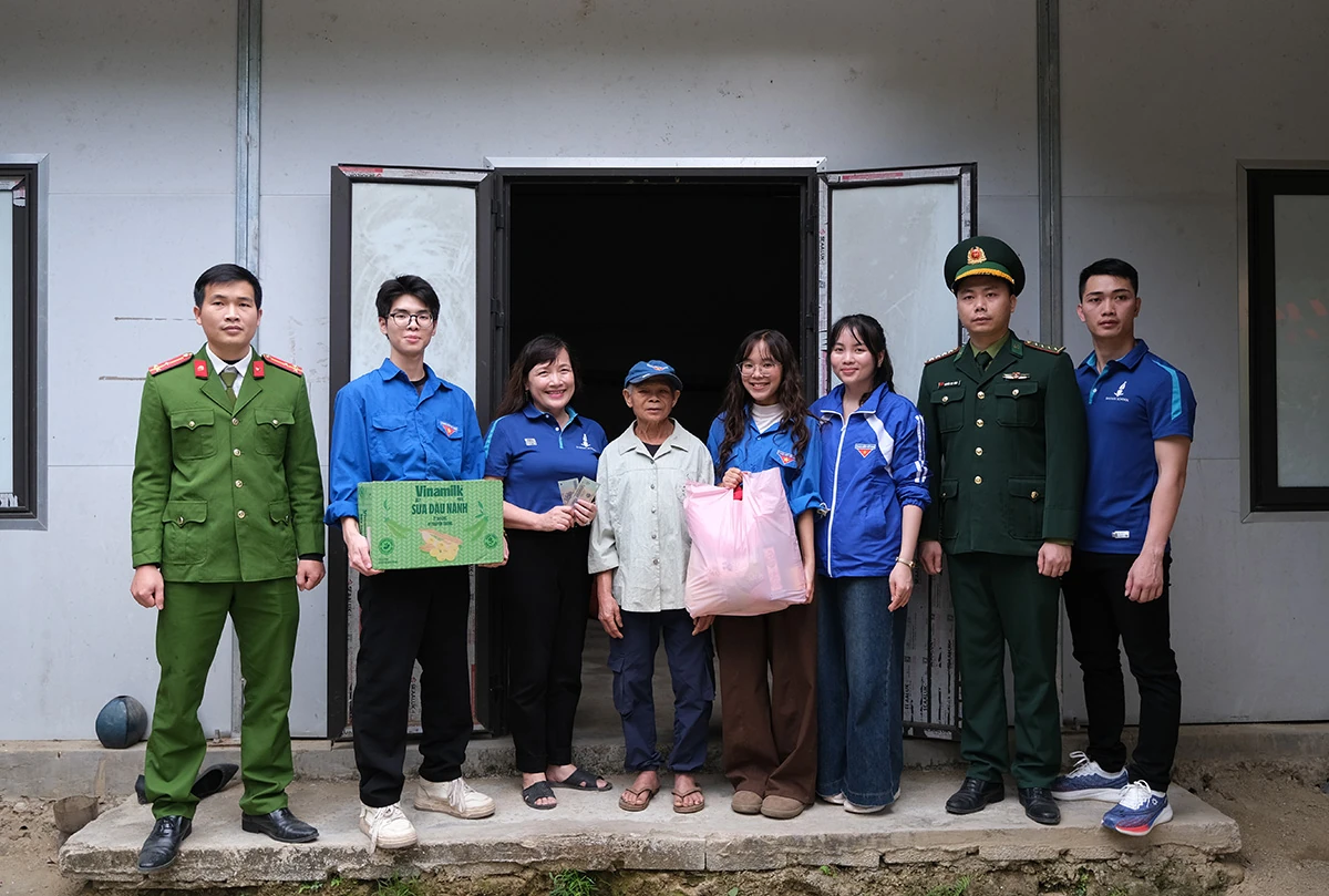 “Hơi ấm vùng cao 2026” lan tỏa yêu thương nơi bản biên giới Chiên Pục