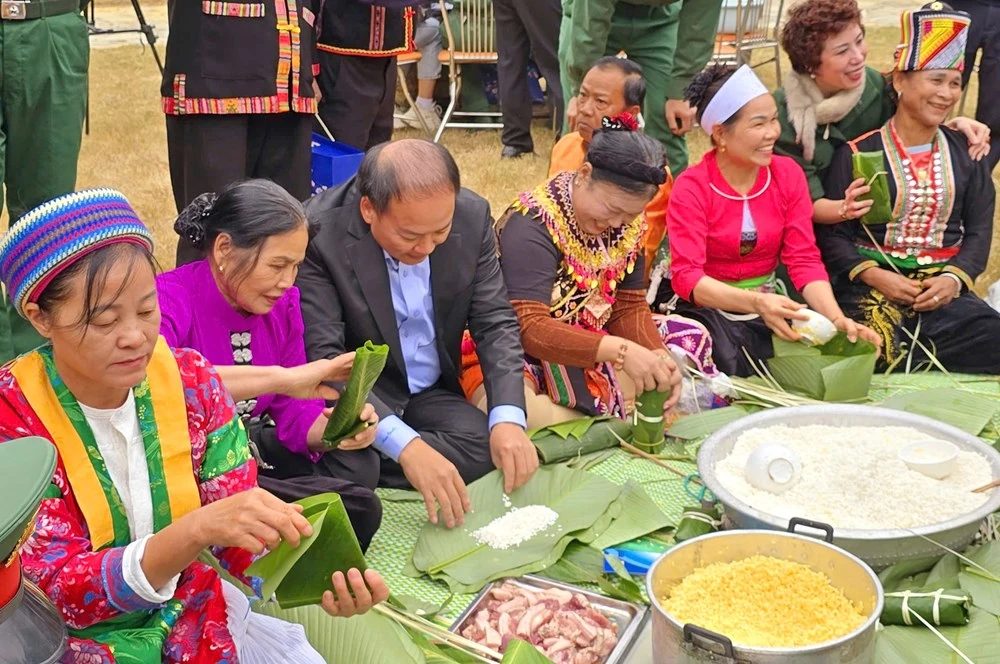 Tổ chức chương trình “Bánh chưng xanh - Tết vì người nghèo” năm 2026 tại Làng Văn hóa - Du lịch các dân tộc Việt Nam