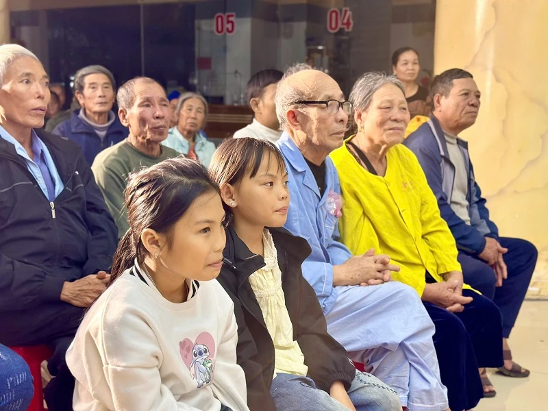 “Tết gần bên ta” – Lời ca từ trái tim, mang tết về bệnh viện