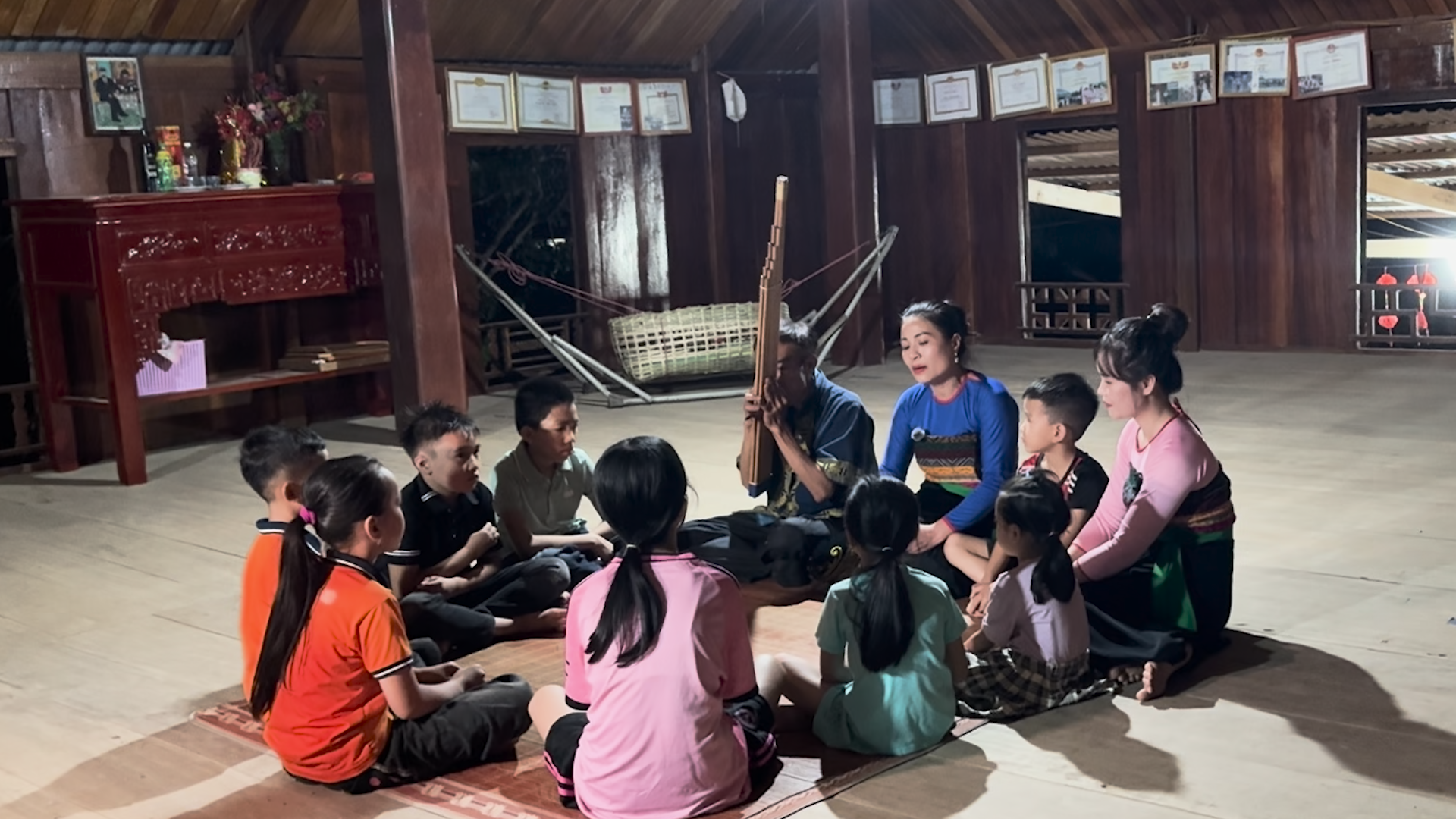 Khặp Thái - Bài học sống qua lời hát