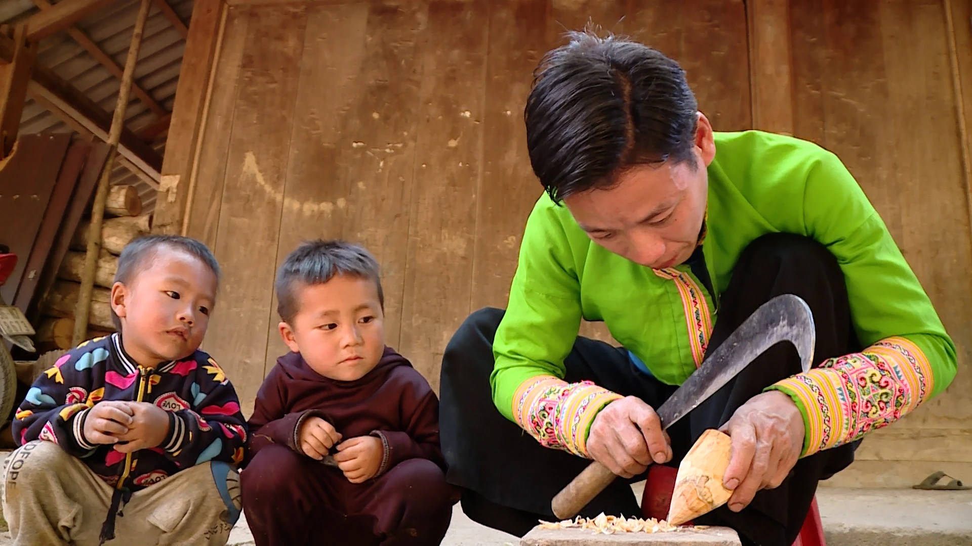 Lốc cốc tiếng cù mùa xuân...