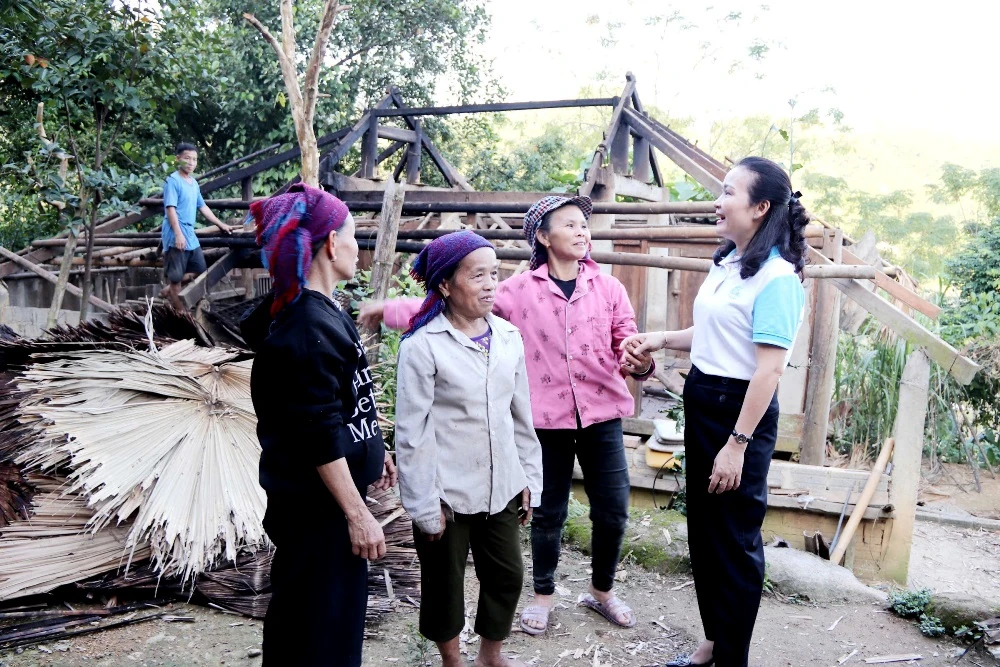 Bàn giao “Mái ấm tình thương” cho hội viên phụ nữ đặc biệt khó khăn