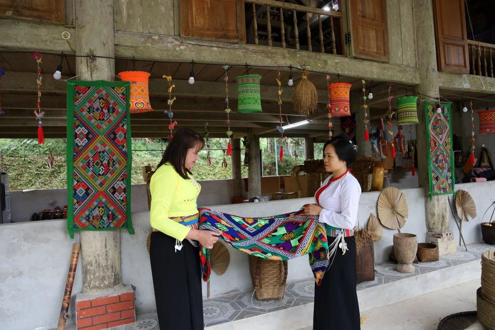 Hấp dẫn không gian văn hóa Mường xã Thạch Quảng