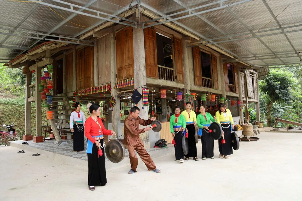 Hấp dẫn không gian văn hóa Mường xã Thạch Quảng