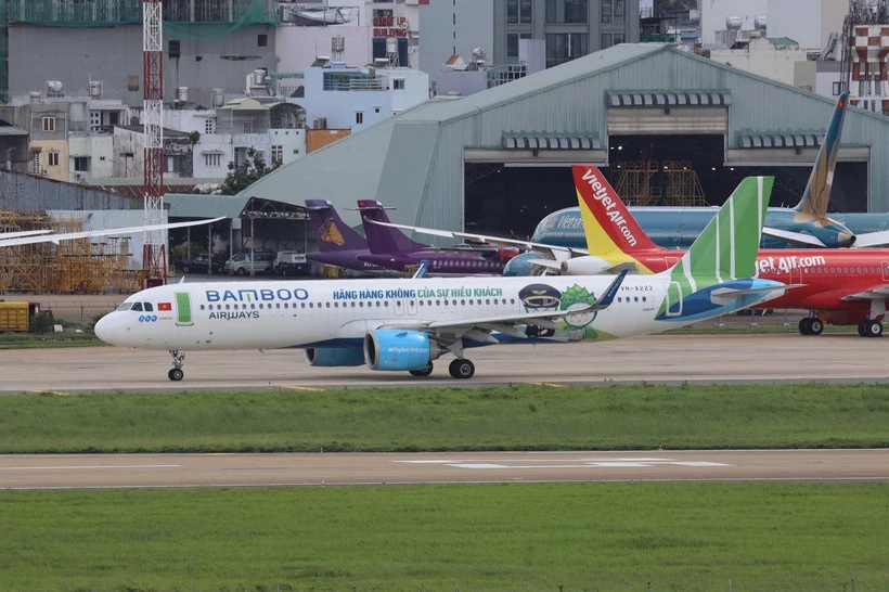 “Cháy vé” máy bay, tàu hỏa, xe khách đường dài dịp cao điểm Tết Bính Ngọ