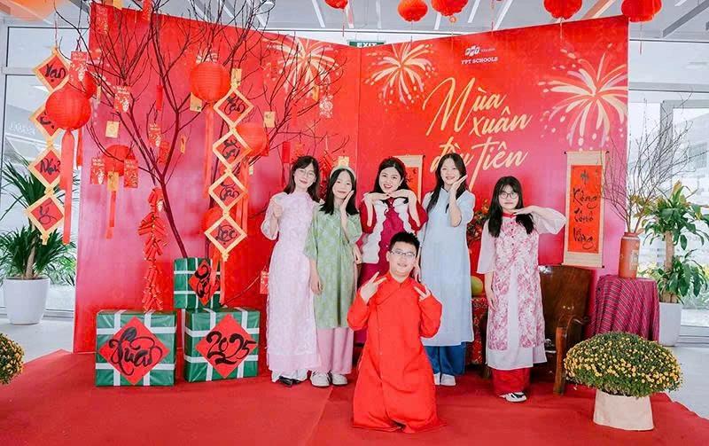 Dạy trò yêu tết xưa