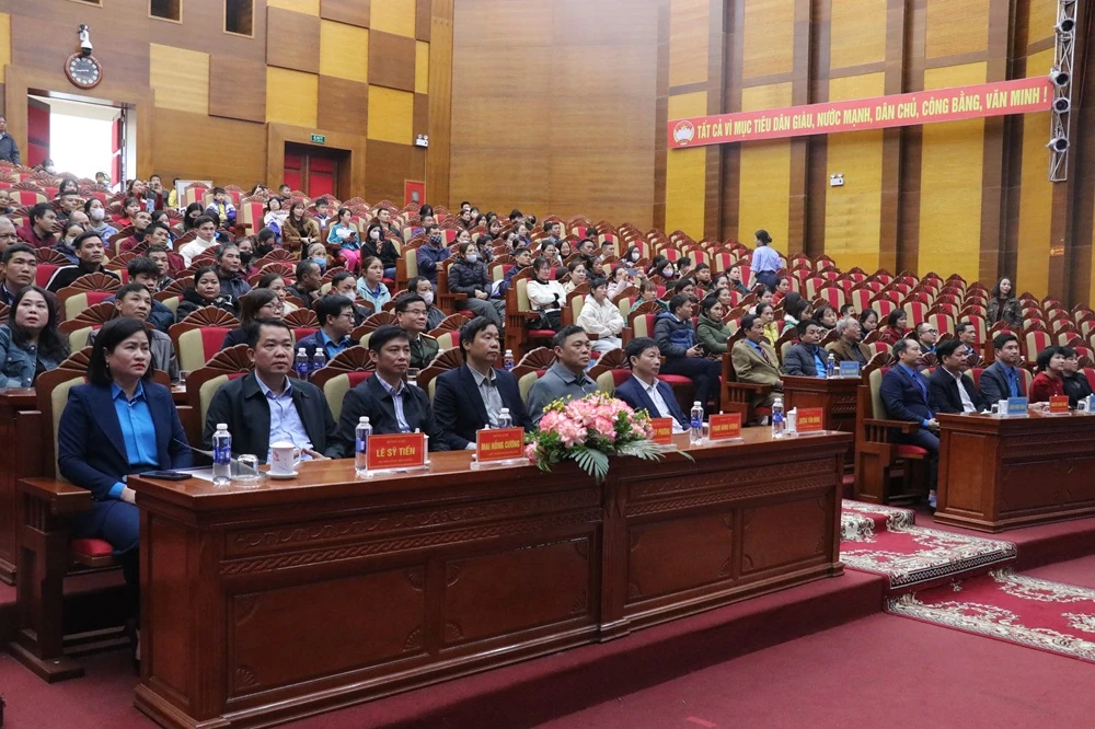 Công đoàn phường Bỉm Sơn trao 62 suất quà tết cho đoàn viên, người lao động