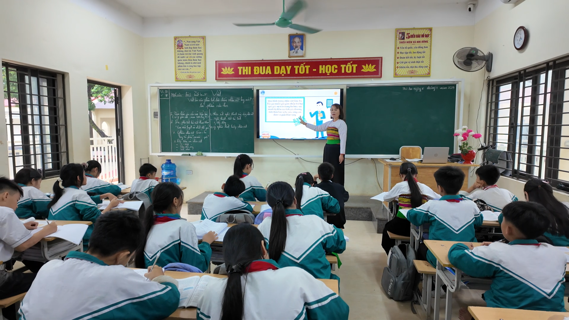 “Chiếc cầu nối” rút ngắn khoảng cách tri thức vùng cao