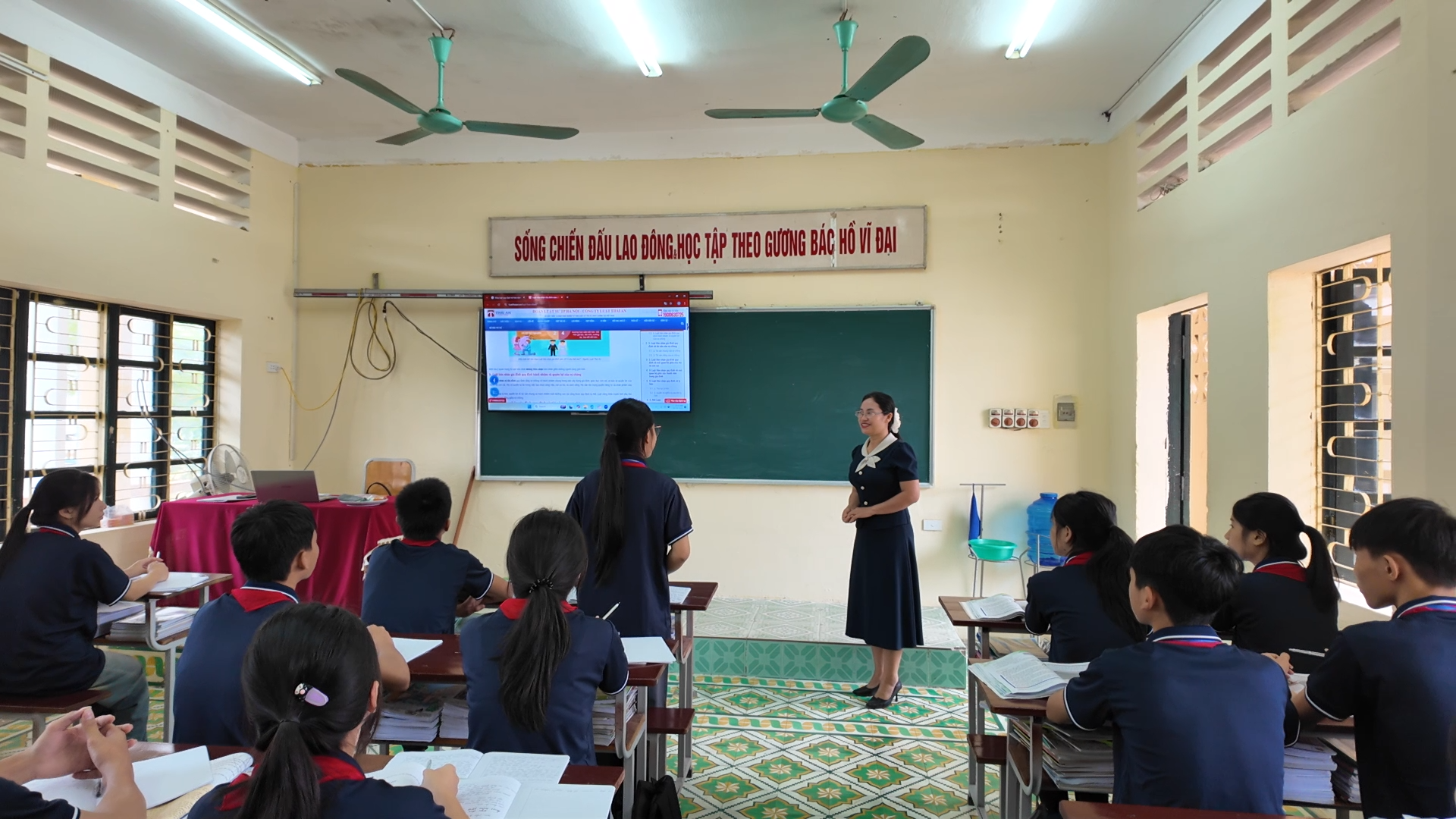 “Chiếc cầu nối” rút ngắn khoảng cách tri thức vùng cao