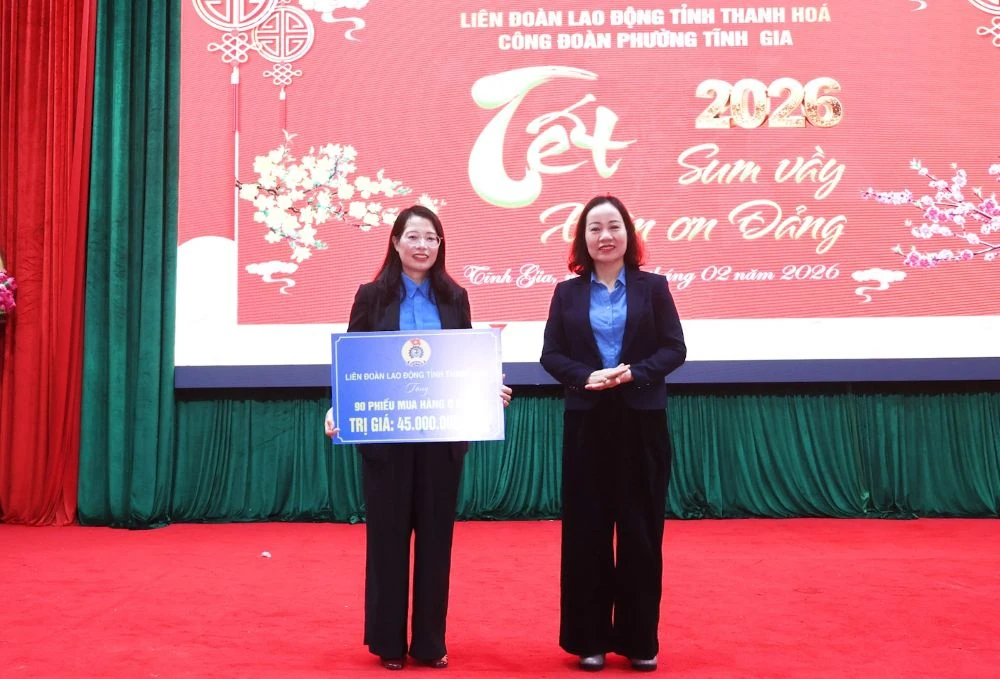 Công đoàn phường Tĩnh Gia trao 115 suất quà cho đoàn viên, người lao động