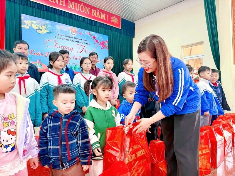 Đoàn Thanh niên xã Hoằng Châu tổ chức chương trình “Xuân yêu thương từ trái tim tuổi trẻ”