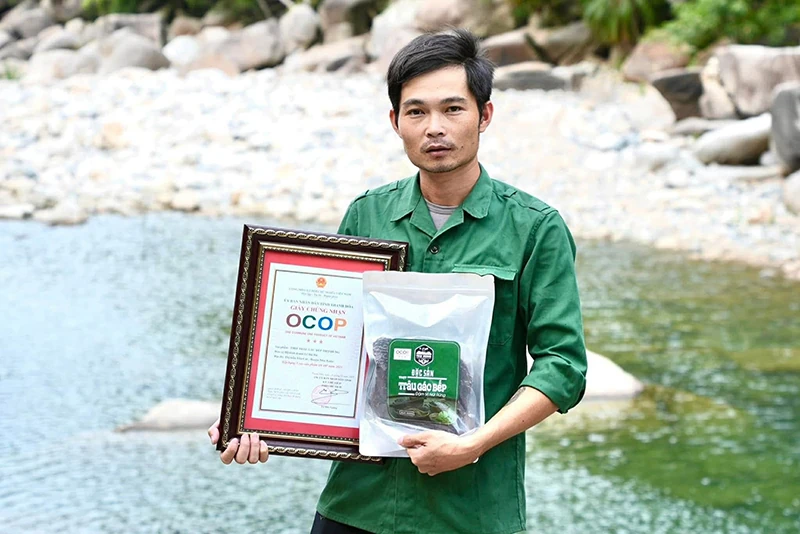 Người dân vùng cao chuẩn bị đặc sản phục vụ tết